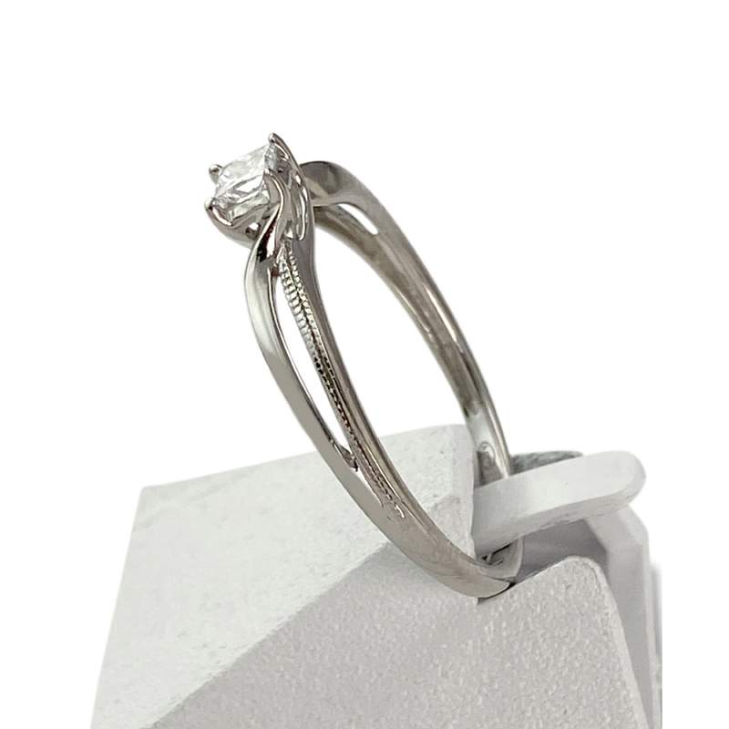 Bague d'occasion or 375 blanc diamant rubis - vue 2