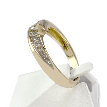 Tweedehands gouden ring 750 2 toon diamanten