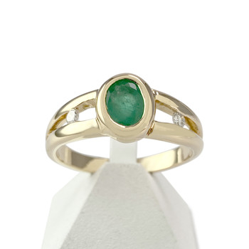 Tweedehands gouden ring 750 geel smaragd diamant