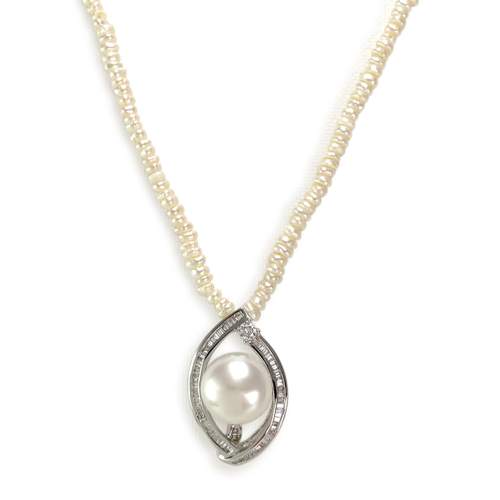 Secondhand necklace gold 750 white cultured pearl keshi diamonds 45 cm