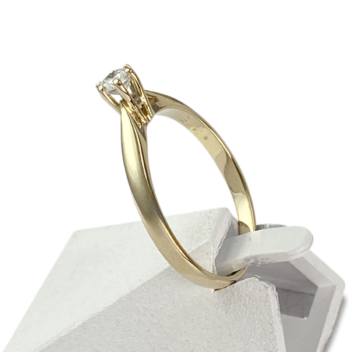 Solitaire d'occasion or 750 jaune diamant - vue 2