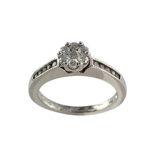 Tweedehands goud 750 witte diamanten ring