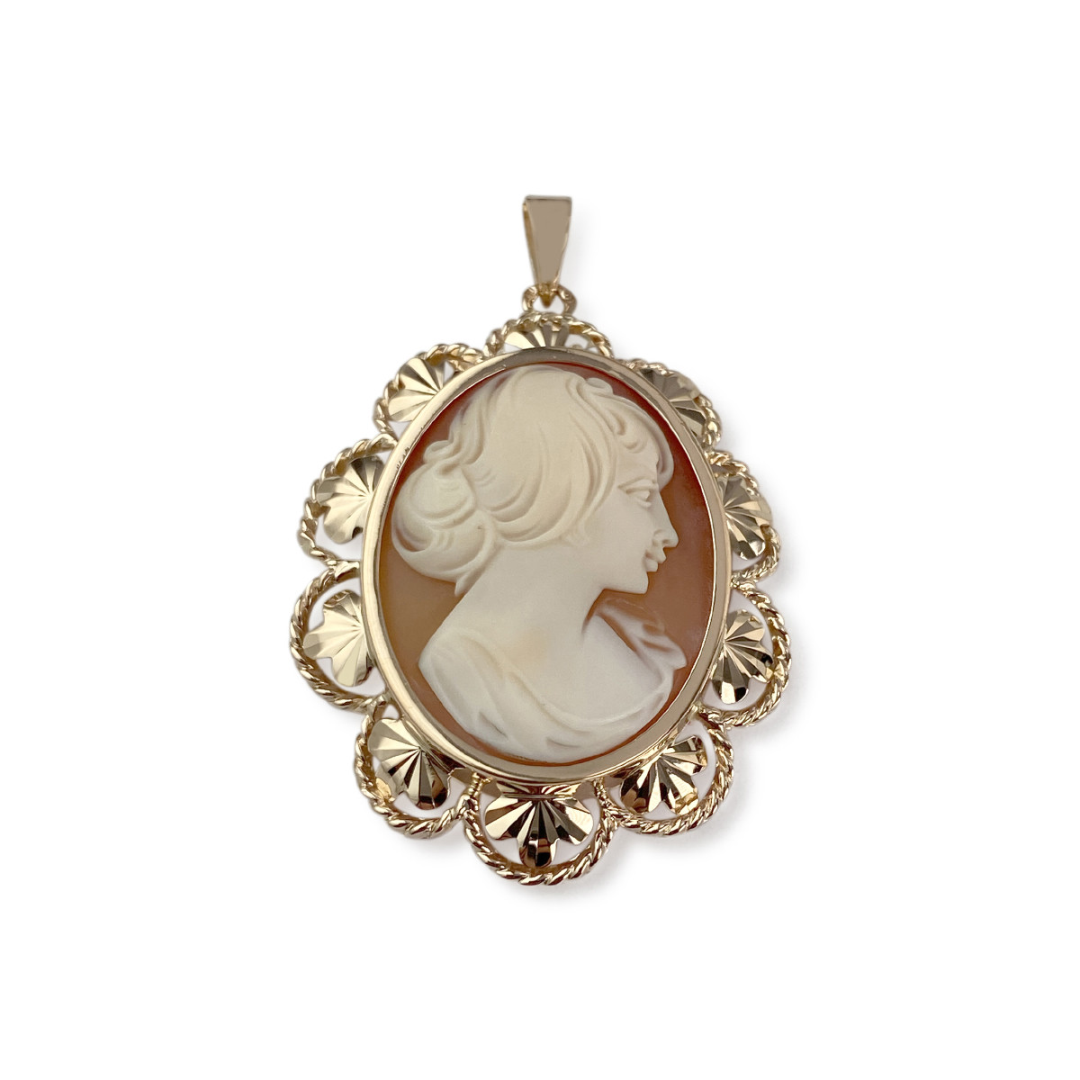Pendentif d'occasion or 750 jaune camée coquille ovale