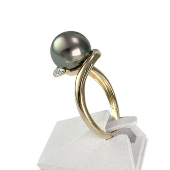 Tweedehands gouden ring 750 2 tonen tahitiparel diamant