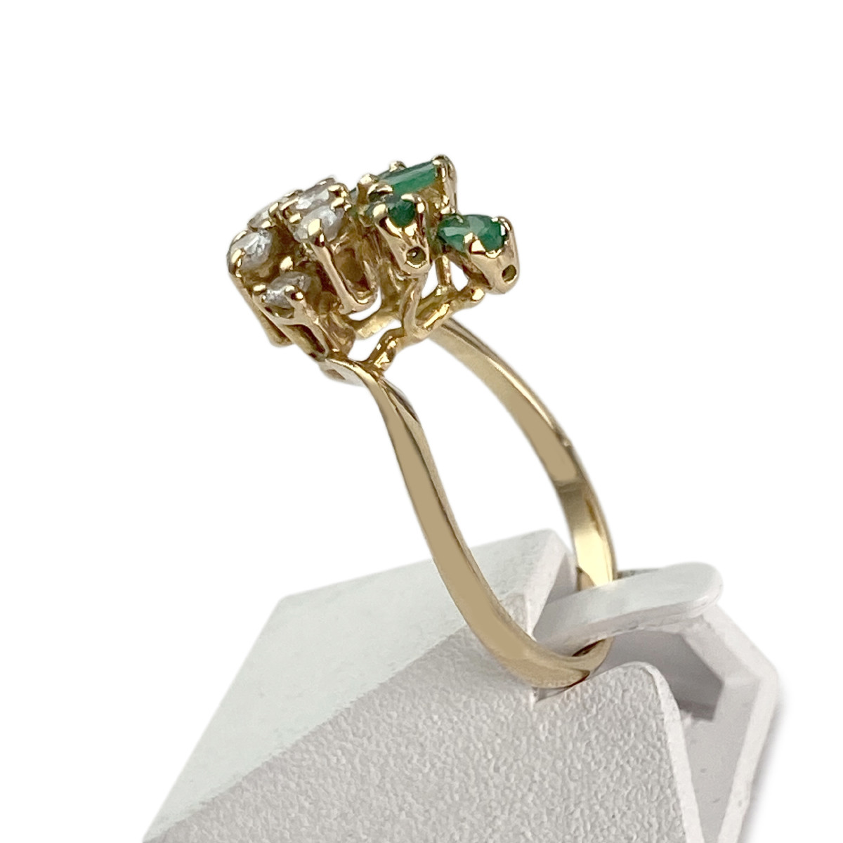 Bague d'occasion or 750 jaune diamants émeraudes - vue 2