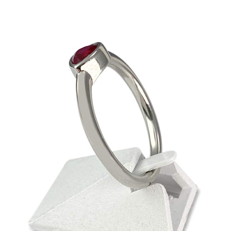Pre-owned 585 white gold ruby ring - view 2