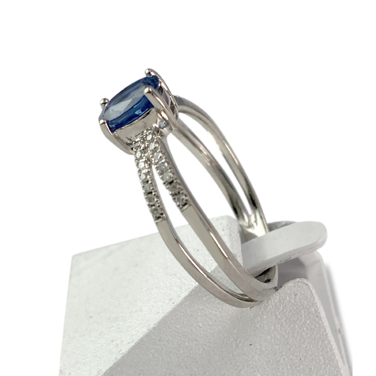 Bague d'occasion or 375 blanc saphir diamants - vue 2