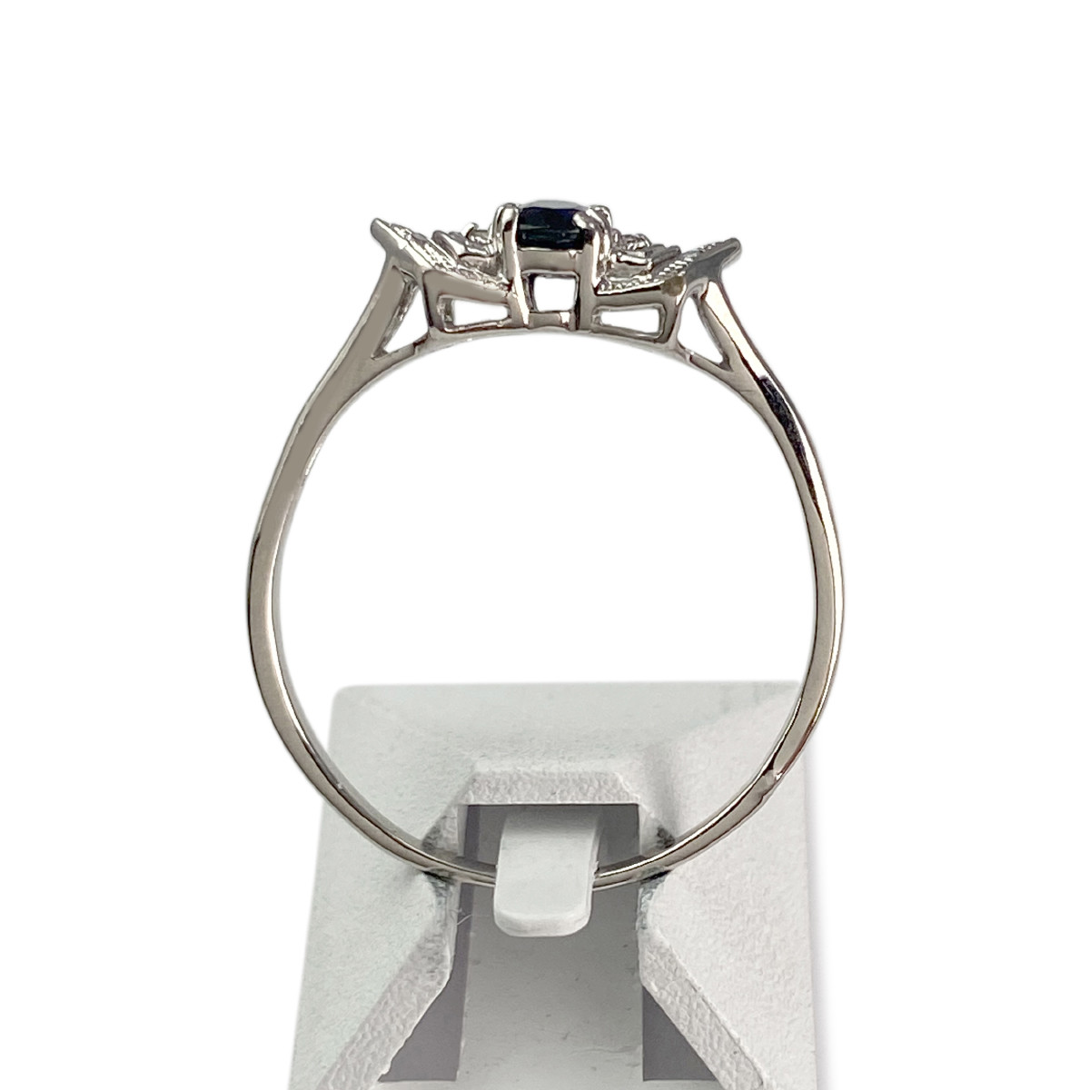 Bague d'occasion or 750 blanc saphir diamants - vue 3