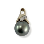 Pre-owned 18K two-tone gold pendant with Tahitian pearl and diamonds - view 1