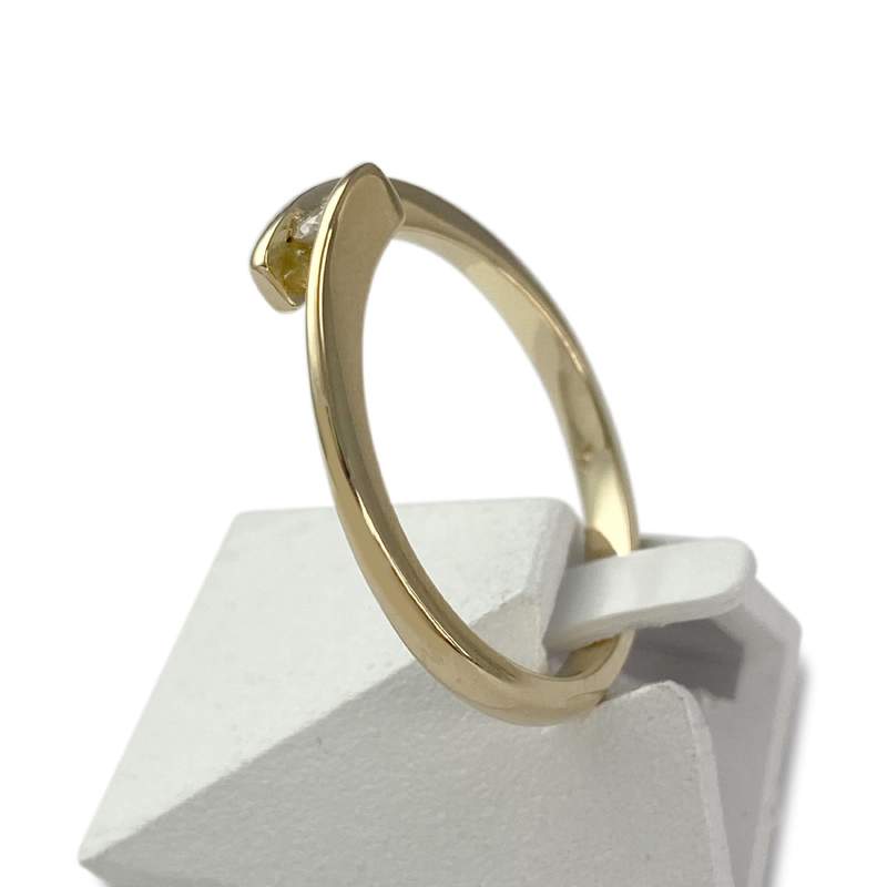 Solitaire d'occasion or 750 jaune diamant - vue 2