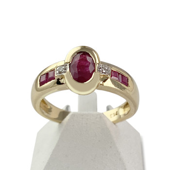 Second-hand gold ring 750 yellow ruby diamonds