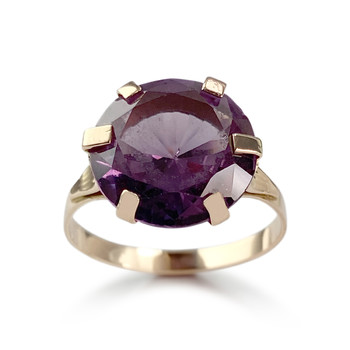 Bague d'occasion or 750 jaune corindon synthétique violet