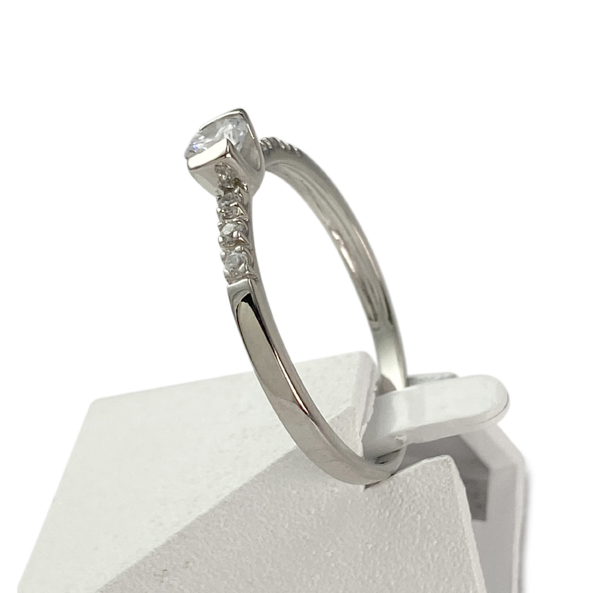 Second hand ring gold 750 white zirconias - view 2