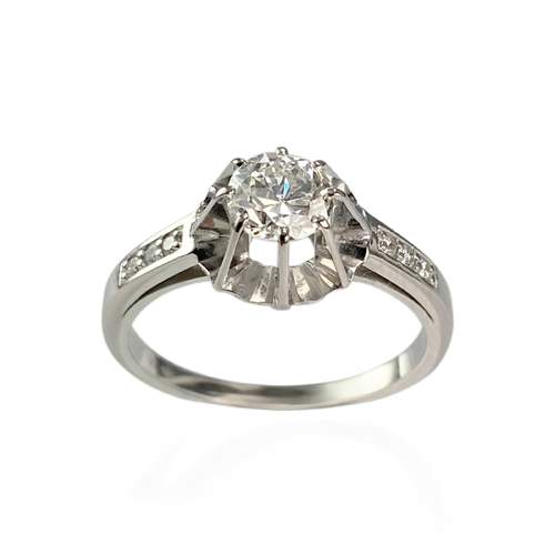 Second-hand gold ring 750 white diamonds