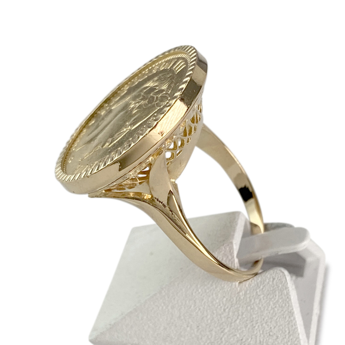 Bague d'occasion or 750 jaune porte pièce 'Napoléon III 10 francs 1864' - vue 2