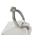 Bague d'occasion or 750 blanc fleur diamants - vue 2