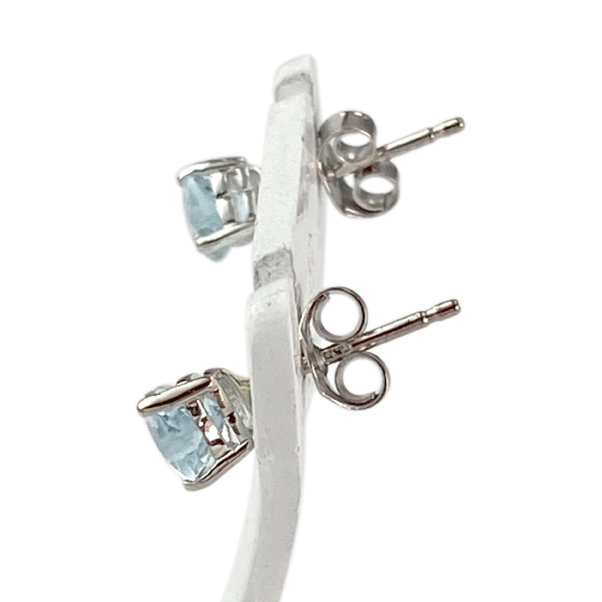 Boucles d'oreilles d'occasion or 750 blanc coeur topaze sky blue - vue 2