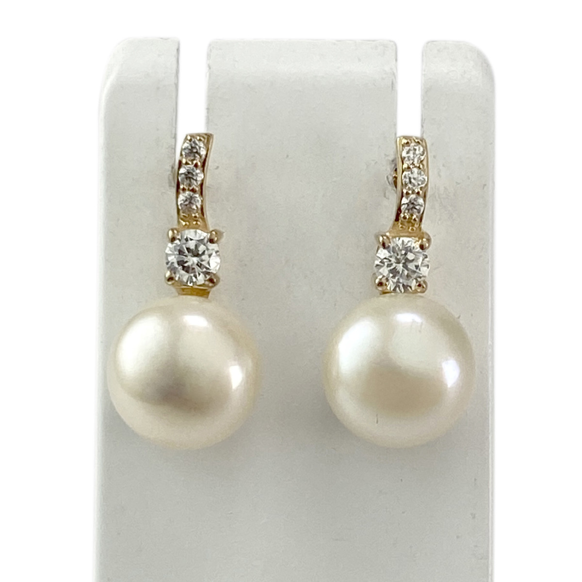 Boucles d'oreilles d'occasion or 750 jaune perle de culture oxyde de zirconium