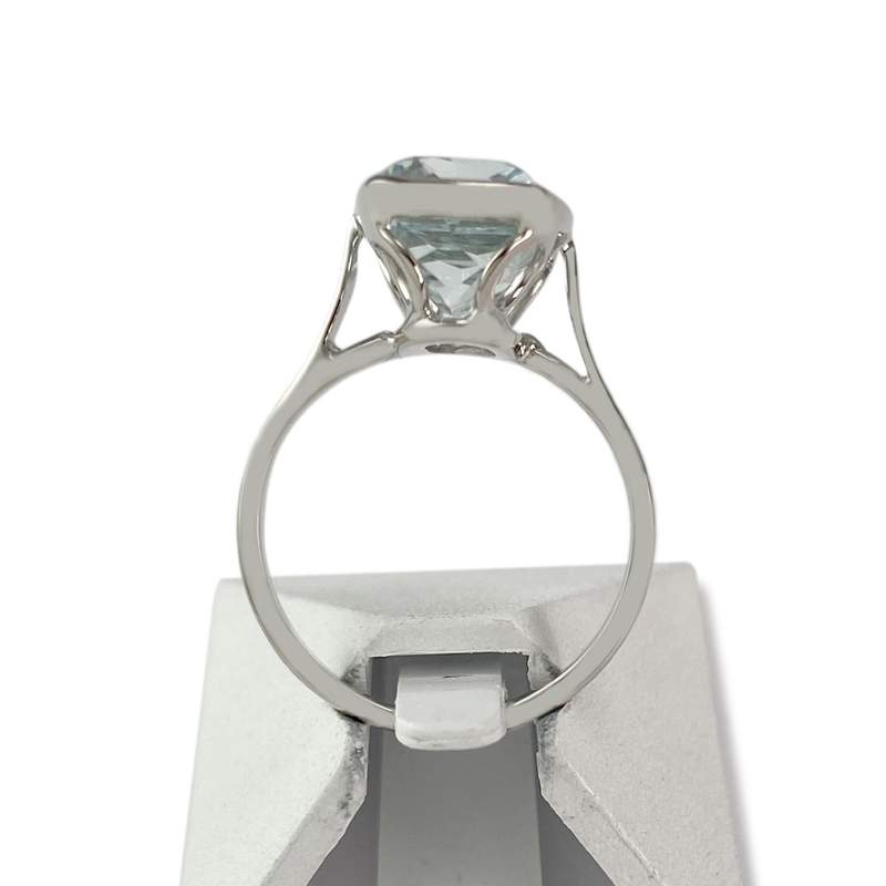 Tweedehands gouden 750 witte aquamarijn ring - bekijk 3