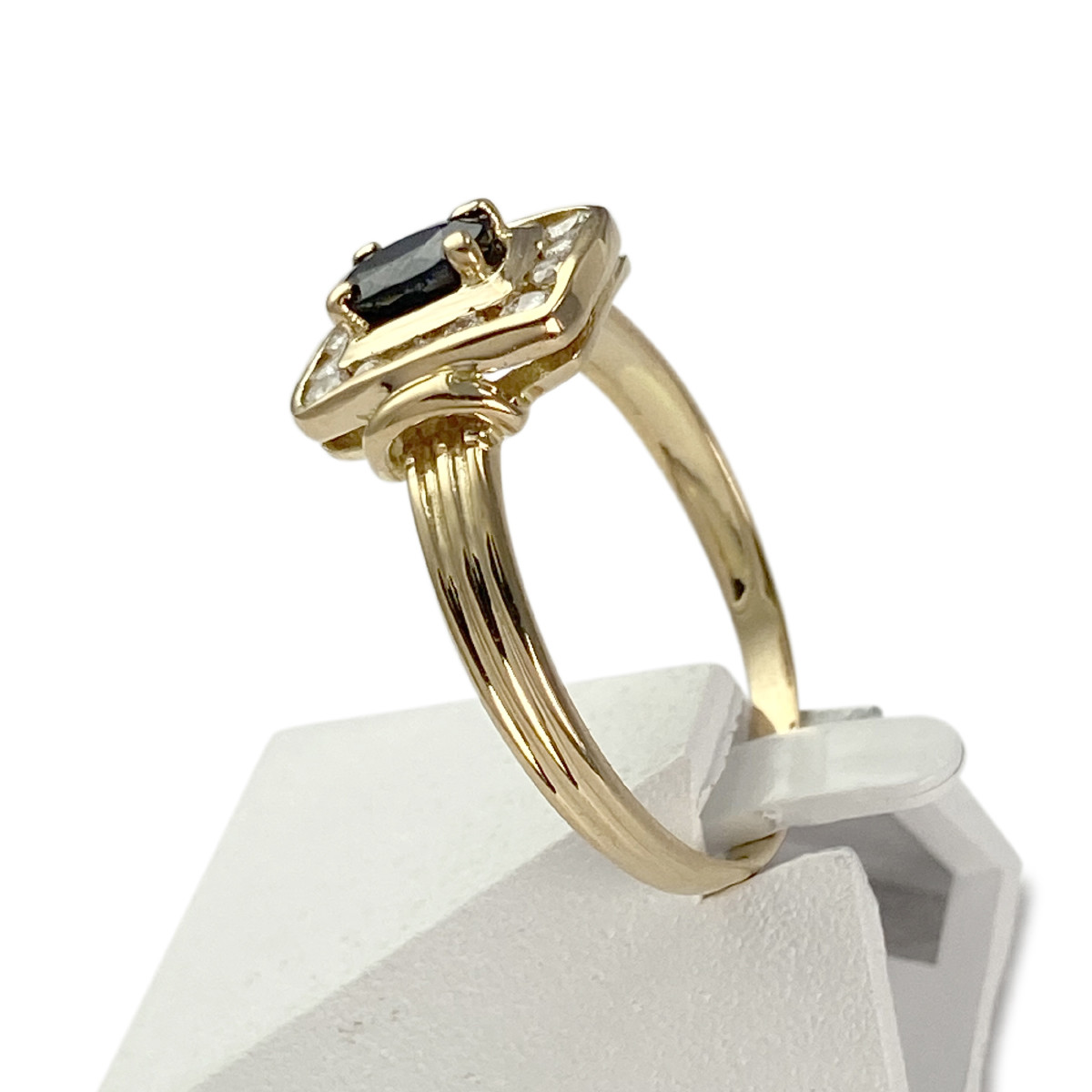 Second hand gold 750 yellow sapphire diamond ring - view 2