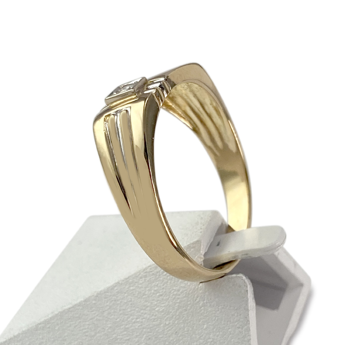 Chevalière d'occasion or 750 jaune diamant - vue 2