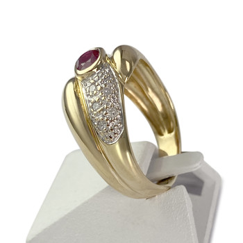 Tweedehands goud 750 gele robijn diamanten ring