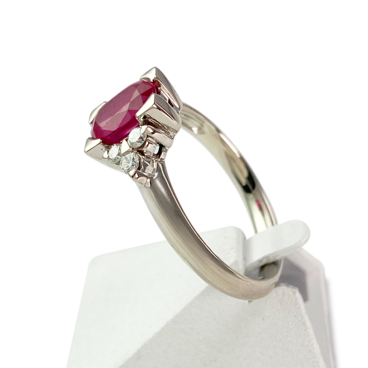 Bague d'occasion or 750 blanc rubis diamants - vue 2