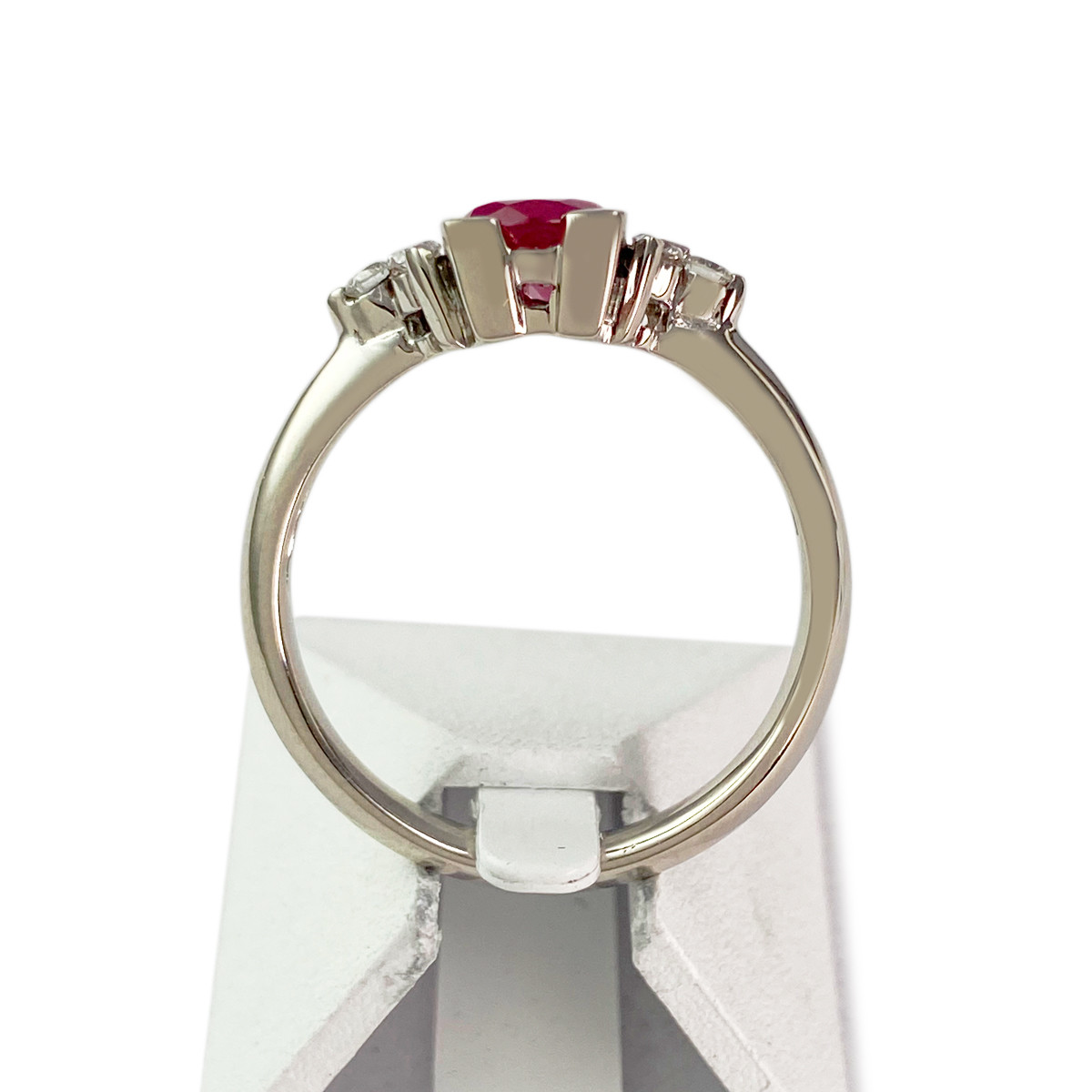Bague d'occasion or 750 blanc rubis diamants - vue 3