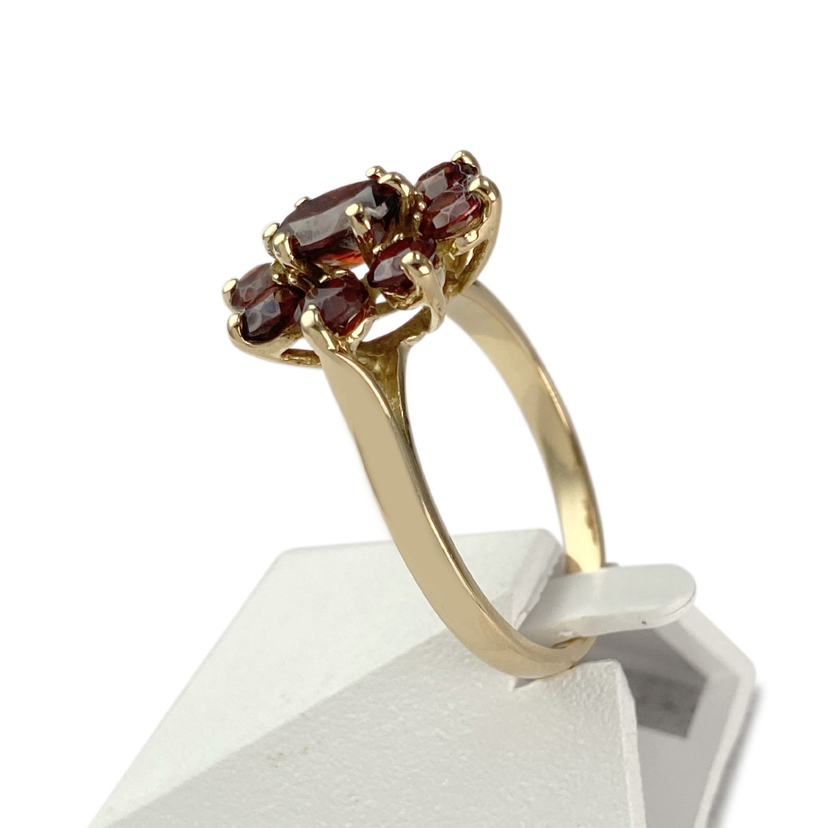 Bague d'occasion or 750 jaune fleur grenats - vue 2