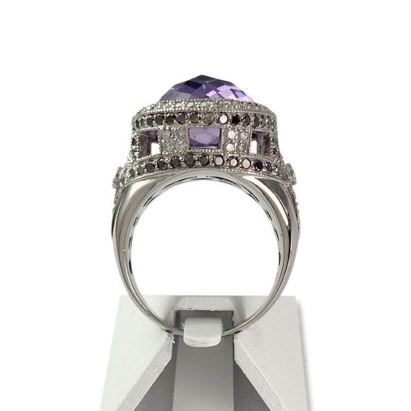 Bague d'occasion or 750 blanc avec 1 amethyste, des diamants blancs et des diamants noirs traités - vue 3