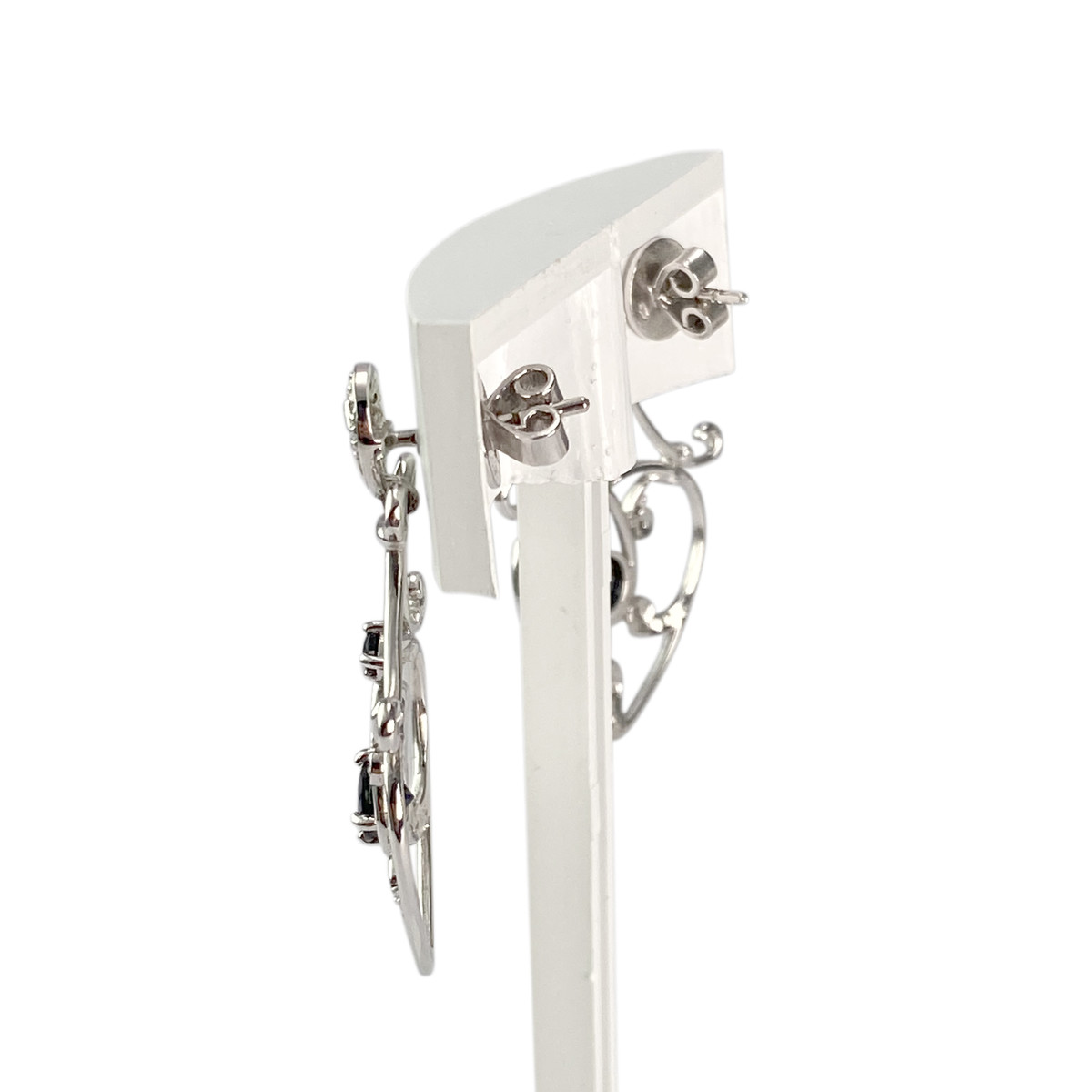 Boucles d'oreilles d'occasion or 750 blanc saphirs diamants - vue 2