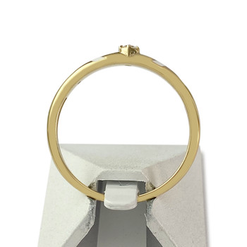 Tweedehands ring van 750 geelgoud met synthetische diamant