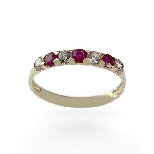 Pre-owned 375 yellow gold ring with zirconia and rubies