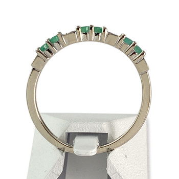 Tweedehands ring van 750 witgoud met smaragdgroene diamant