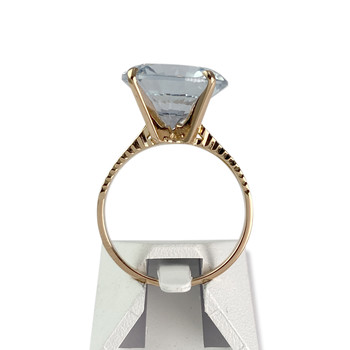 Tweedehands ring van 750 geelgoud met synthetische spinel