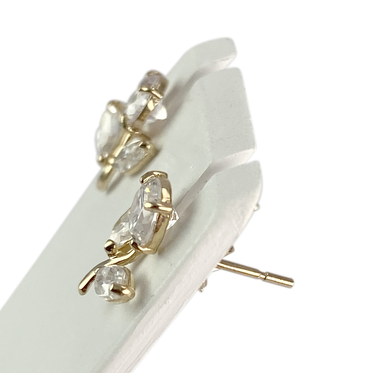 Boucles d'oreilles d'occasion or 750 jaune zirconia - vue 2