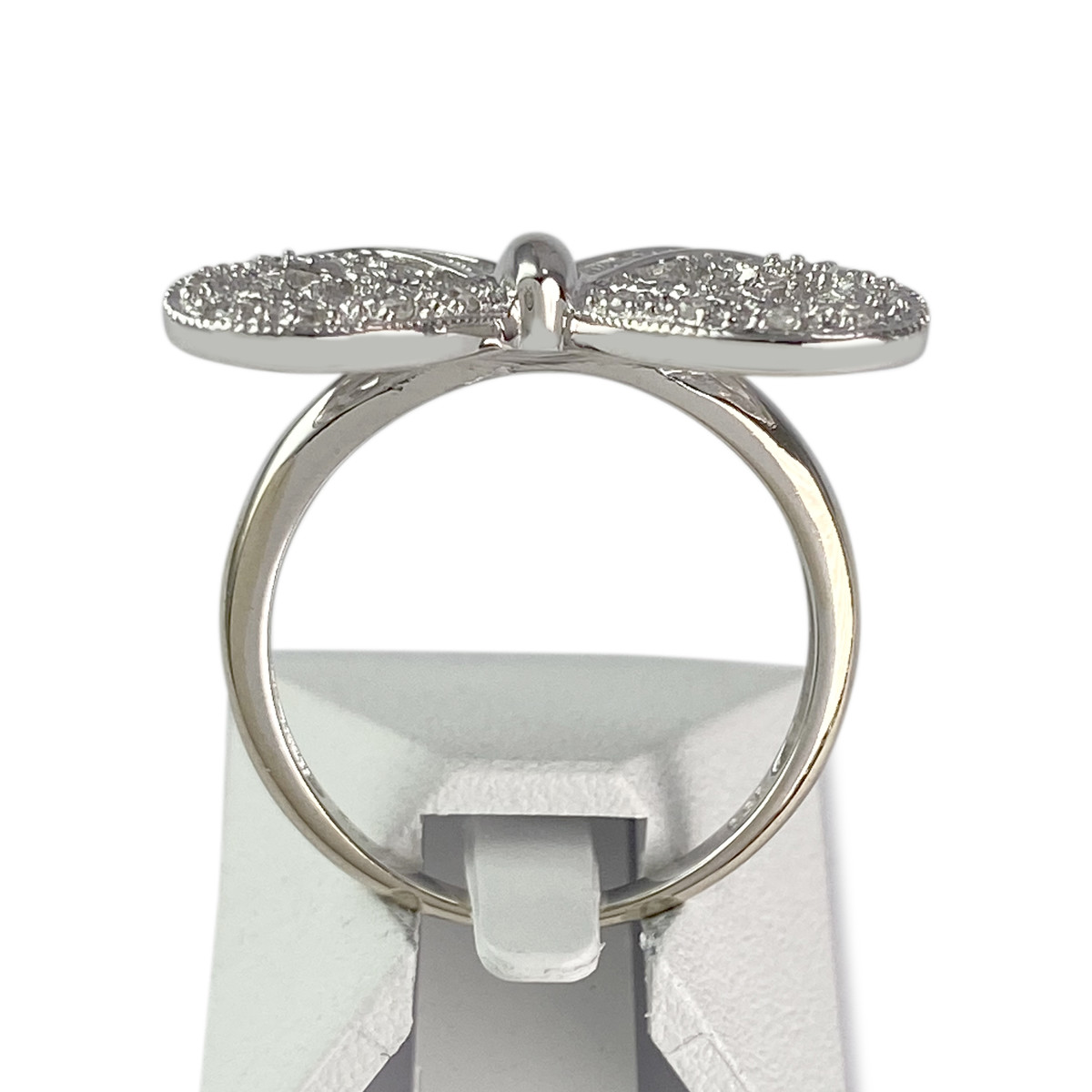Tweedehands ring van 750 witgoud met vlinder en diamant - afbeelding 3