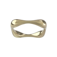 Tweedehands ring van 585 geelgoud, vierkant