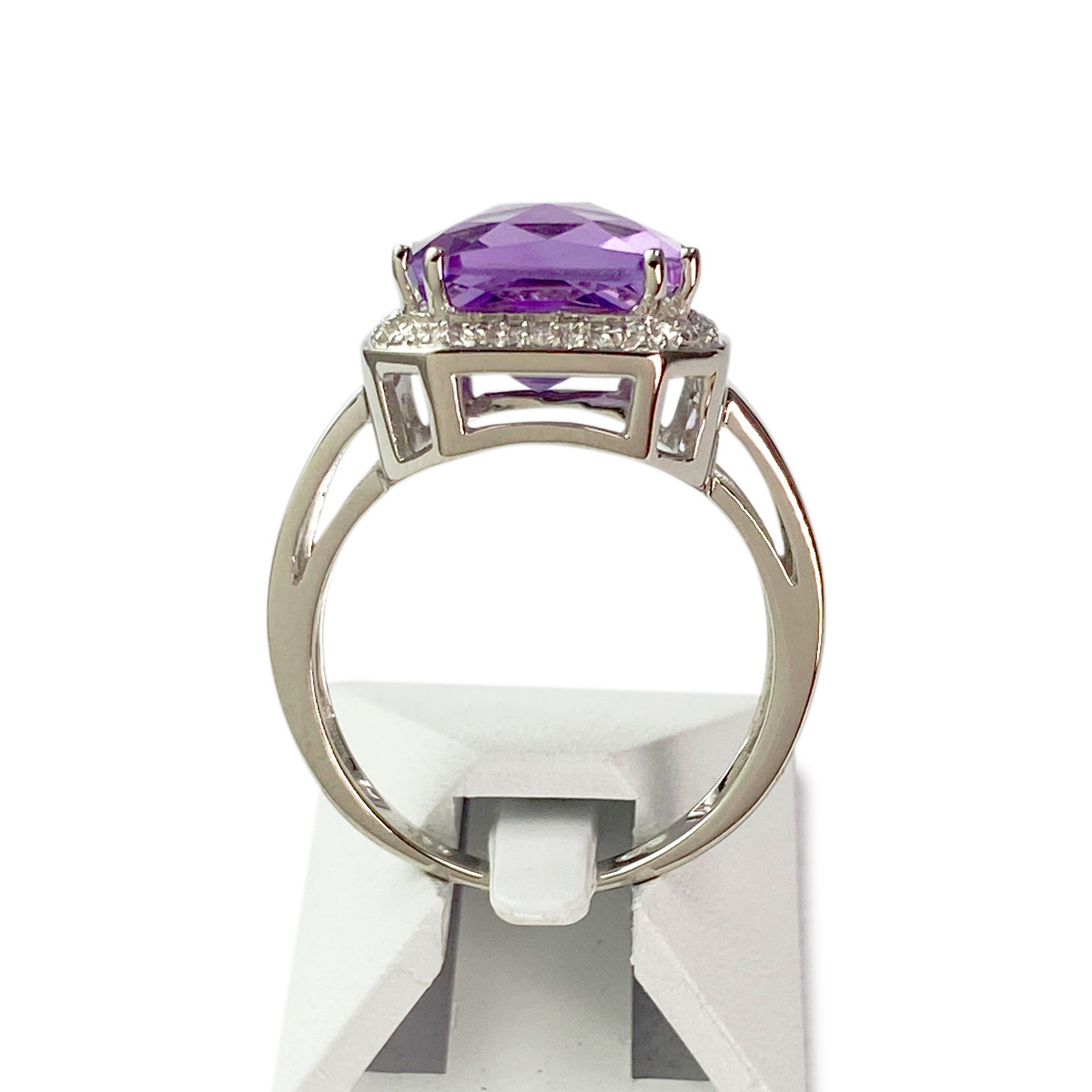 Bague d'occasion 2 ors 750 améthyste diamants - vue 3