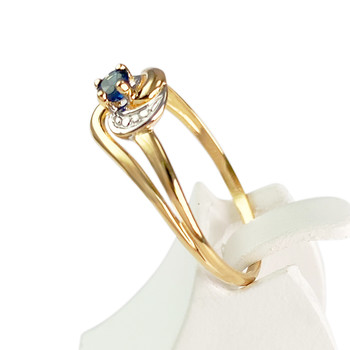 Tweedehands ring van 750 goud met saffier
