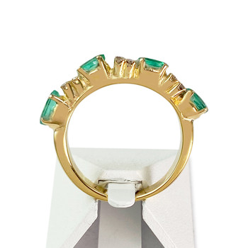 Tweedehands goud 750 gele diamant smaragd ring