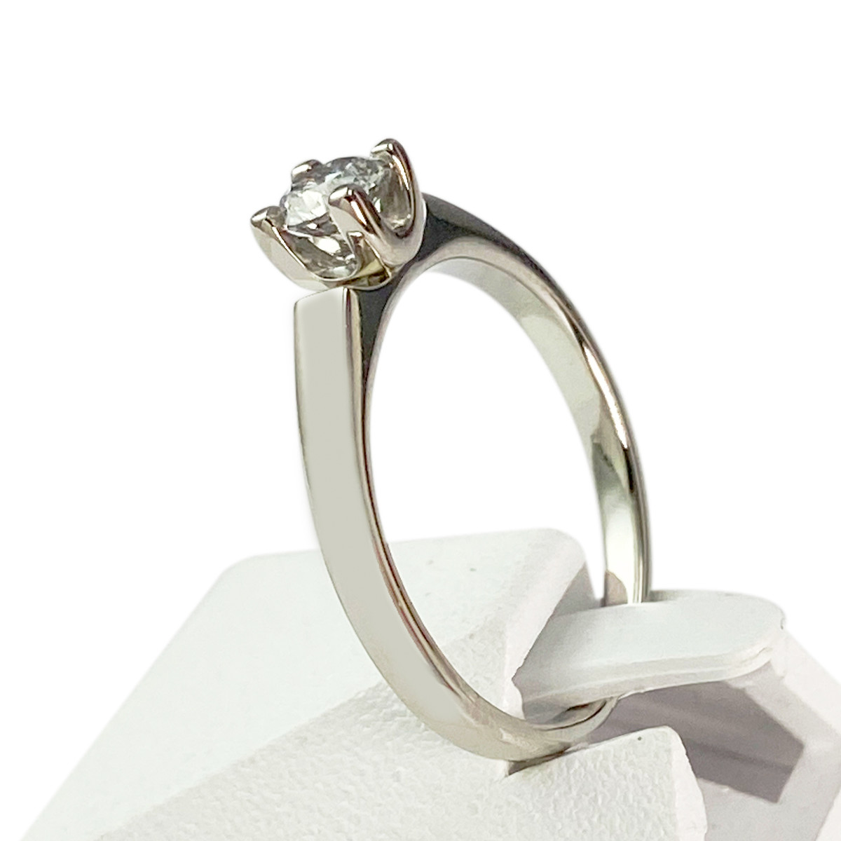 Solitaire d'occasion or 750 blanc diamant - vue 2