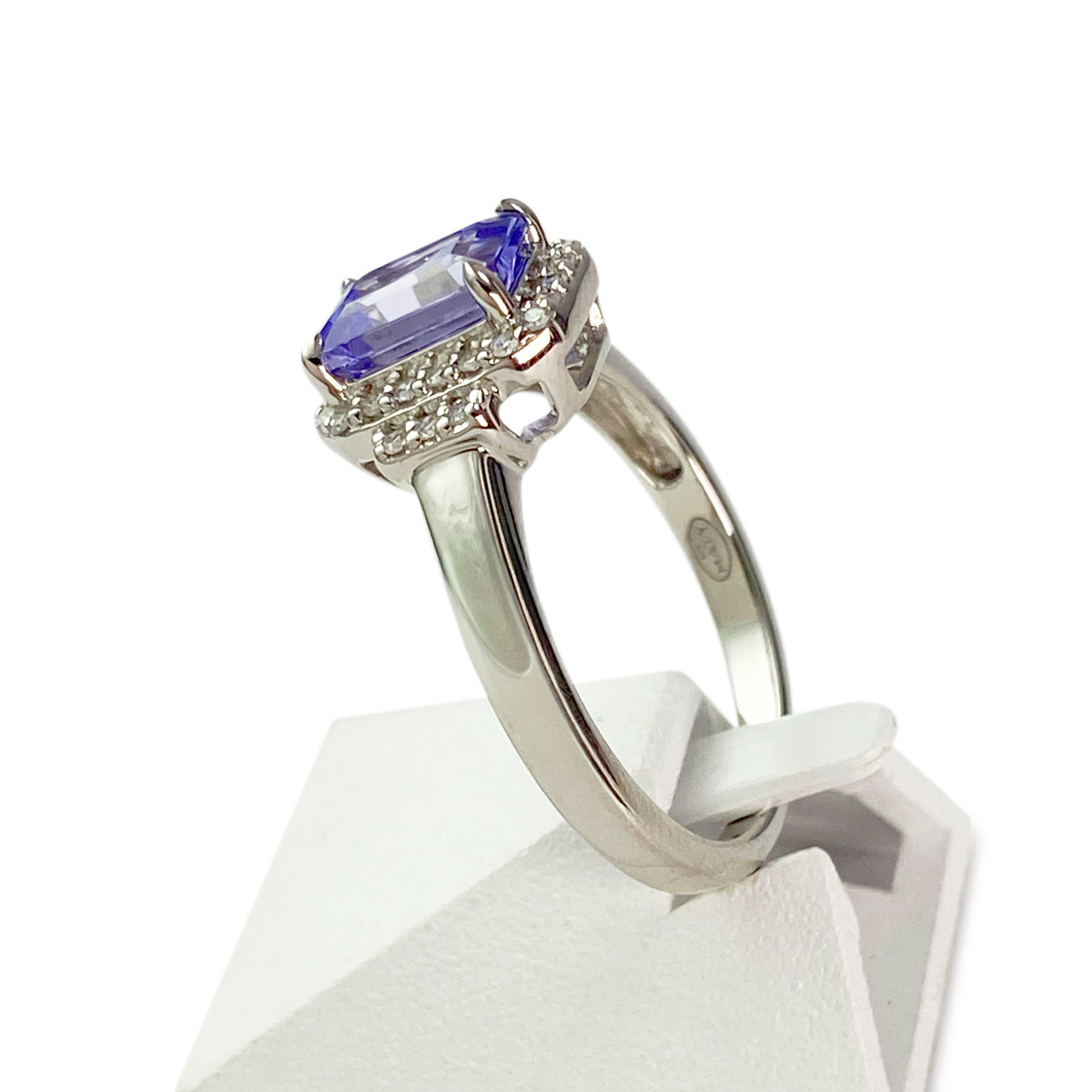Bague d'occasion or 375 blanc tanzanite, diamants, diamants synthétiques - vue 2
