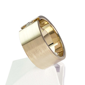 Second-hand gold 750 yellow diamond ring