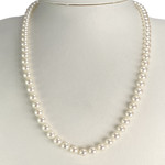 Collier d'occasion or 750 jaune perles de culture AKOYA - vue 2