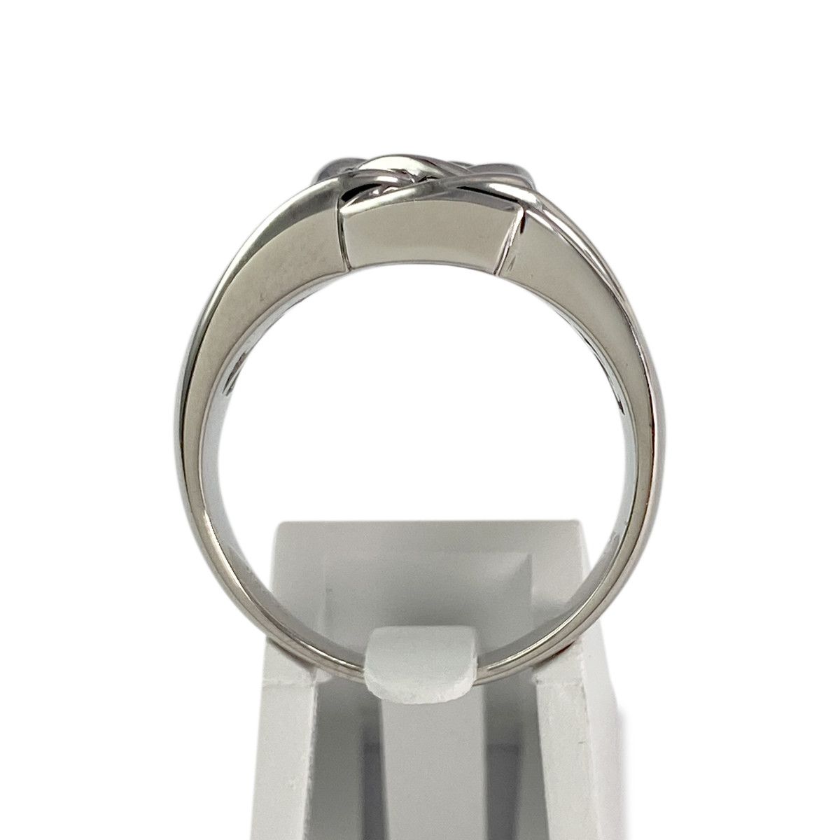 Tweedehands ring van 750 witgoud met saffier en diamanten - afbeelding 3