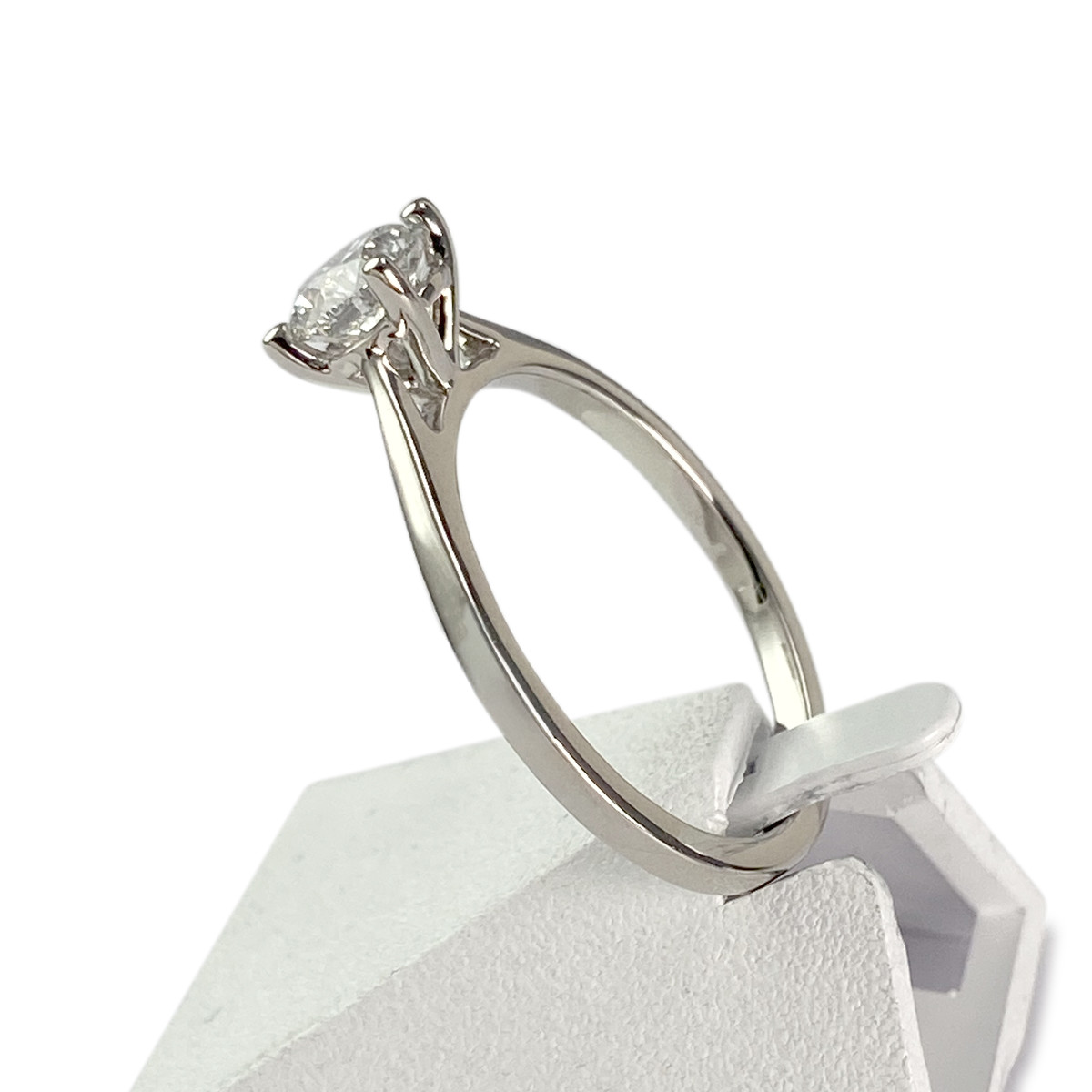 Solitaire tweedehands goud 750 witte synthetische diamant - bekijk 2