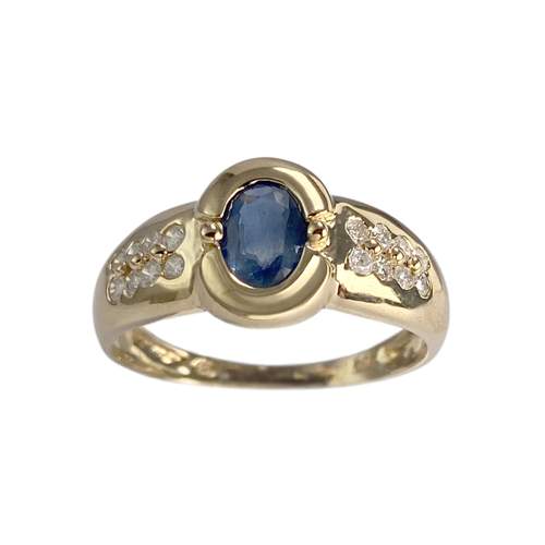 Pre-owned 14K yellow gold ring with sapphire and diamonds