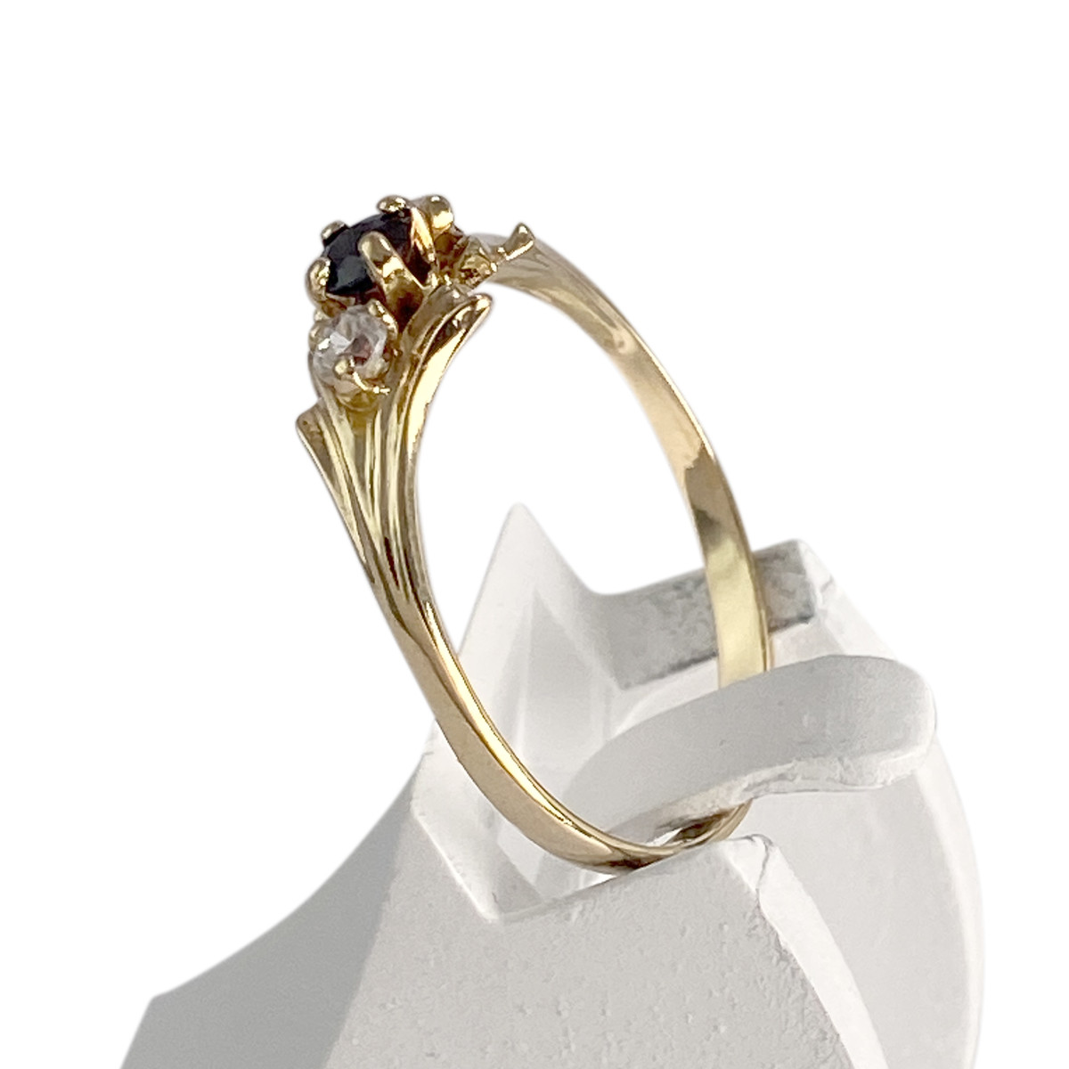 Bague d'occasion or 750 jaune saphir, zirconias - vue 2