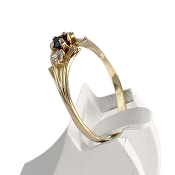 Pre-owned 14K yellow gold ring with sapphire and cubic zirconia